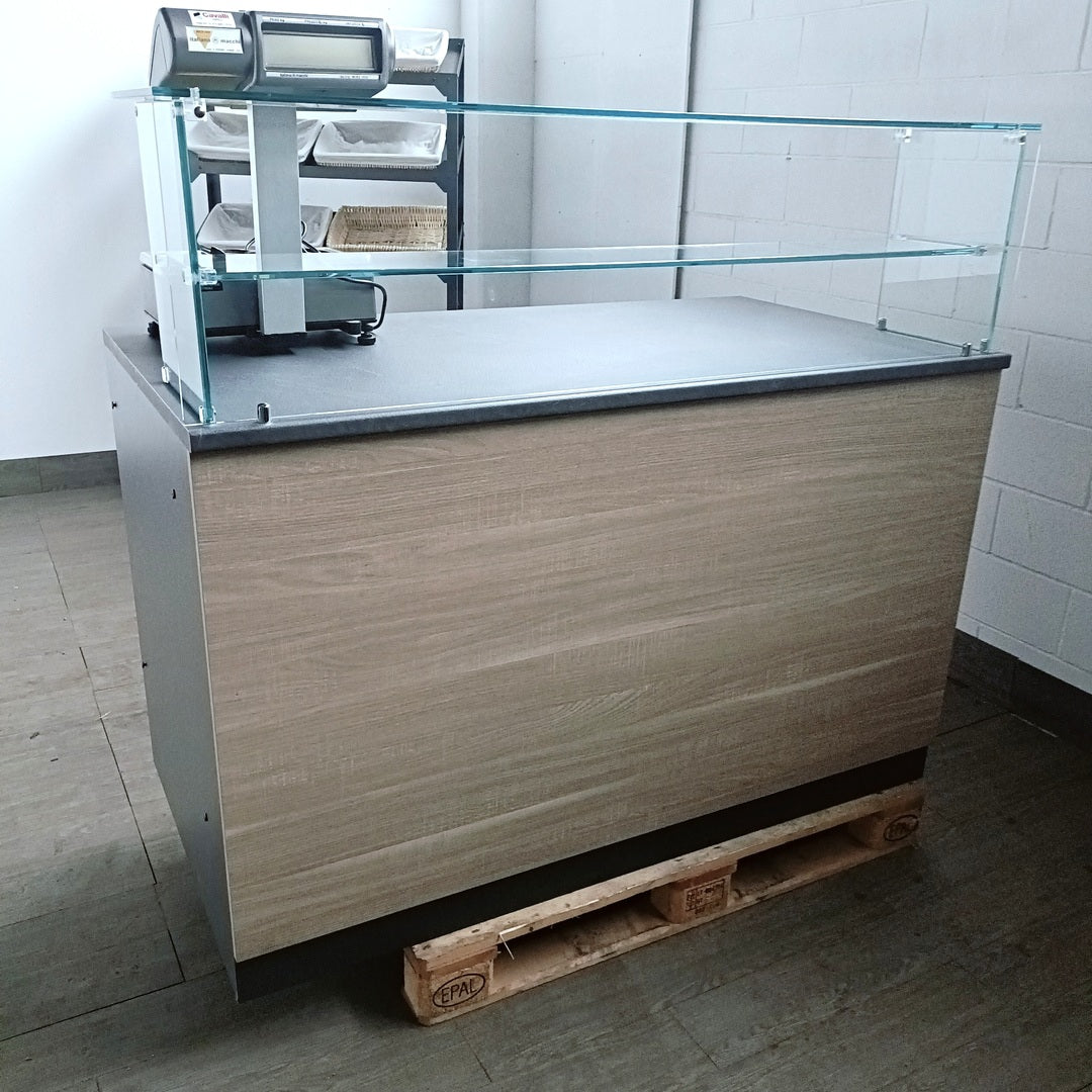 Banco Espositivo in Perfette Condizioni – 300x82x137 cm