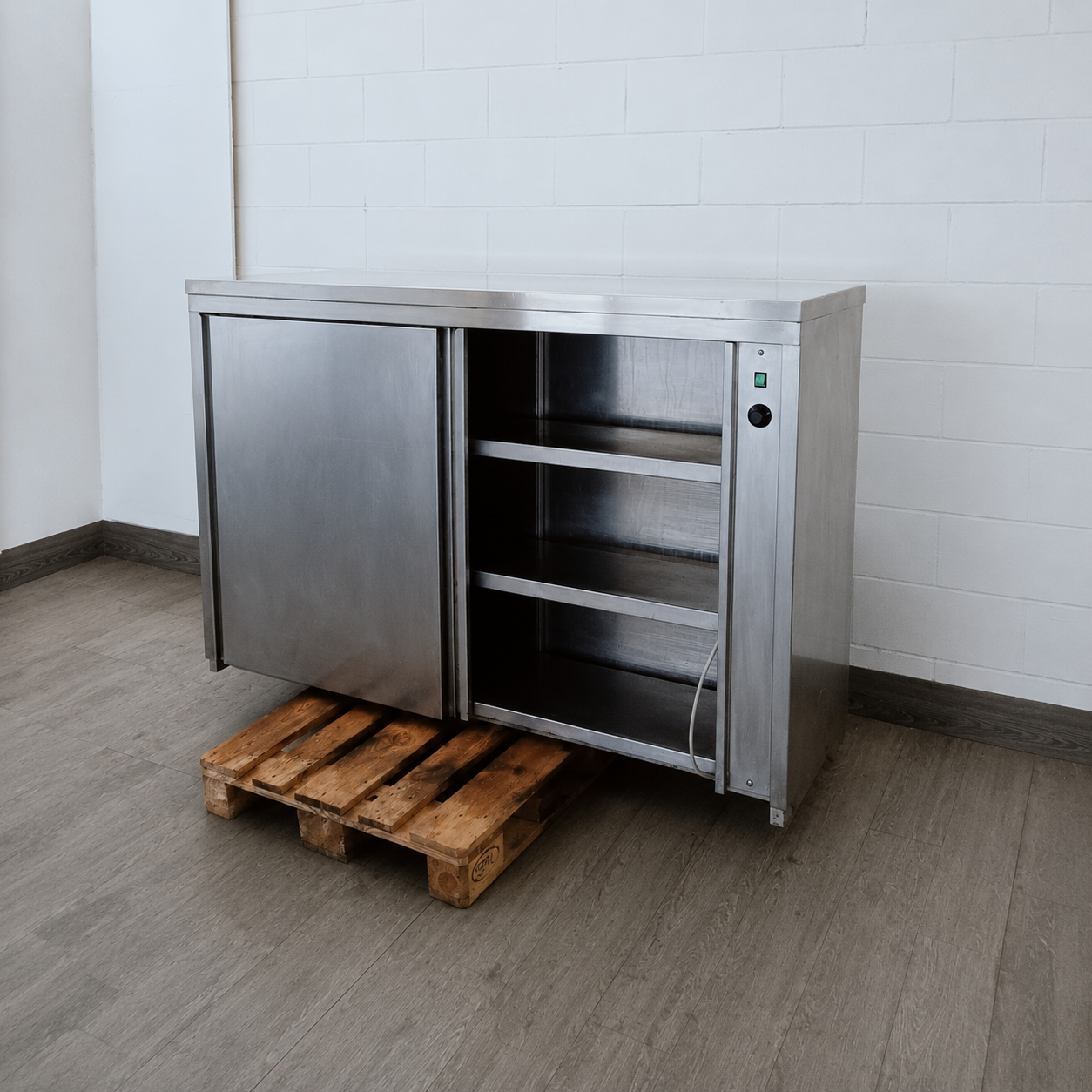 Armadio Scaldapiatti Passante in Acciaio Inox con 2 Ripiani Regolabili – 1700x460x1100 h mm