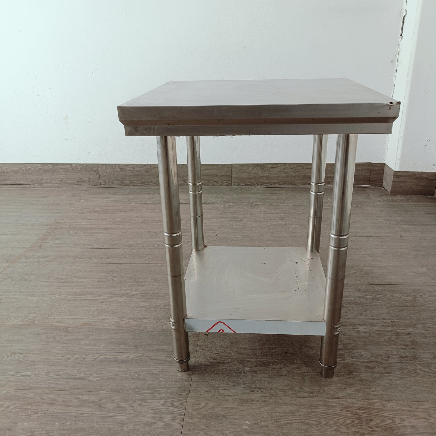 tavolo in acciaio inox con ripiano 60x60 cm