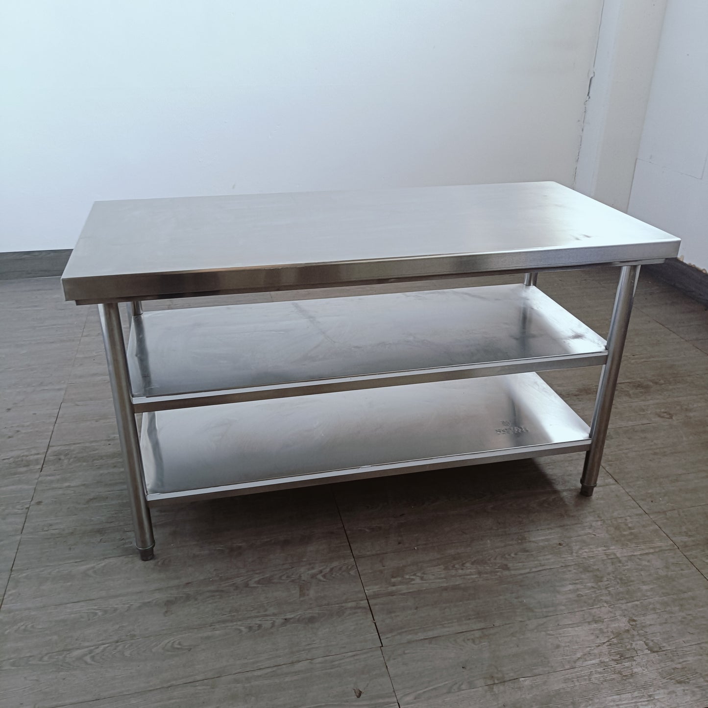 Tavolo in Acciaio Inox 150 x 70 con Ripiani - Royal Catering