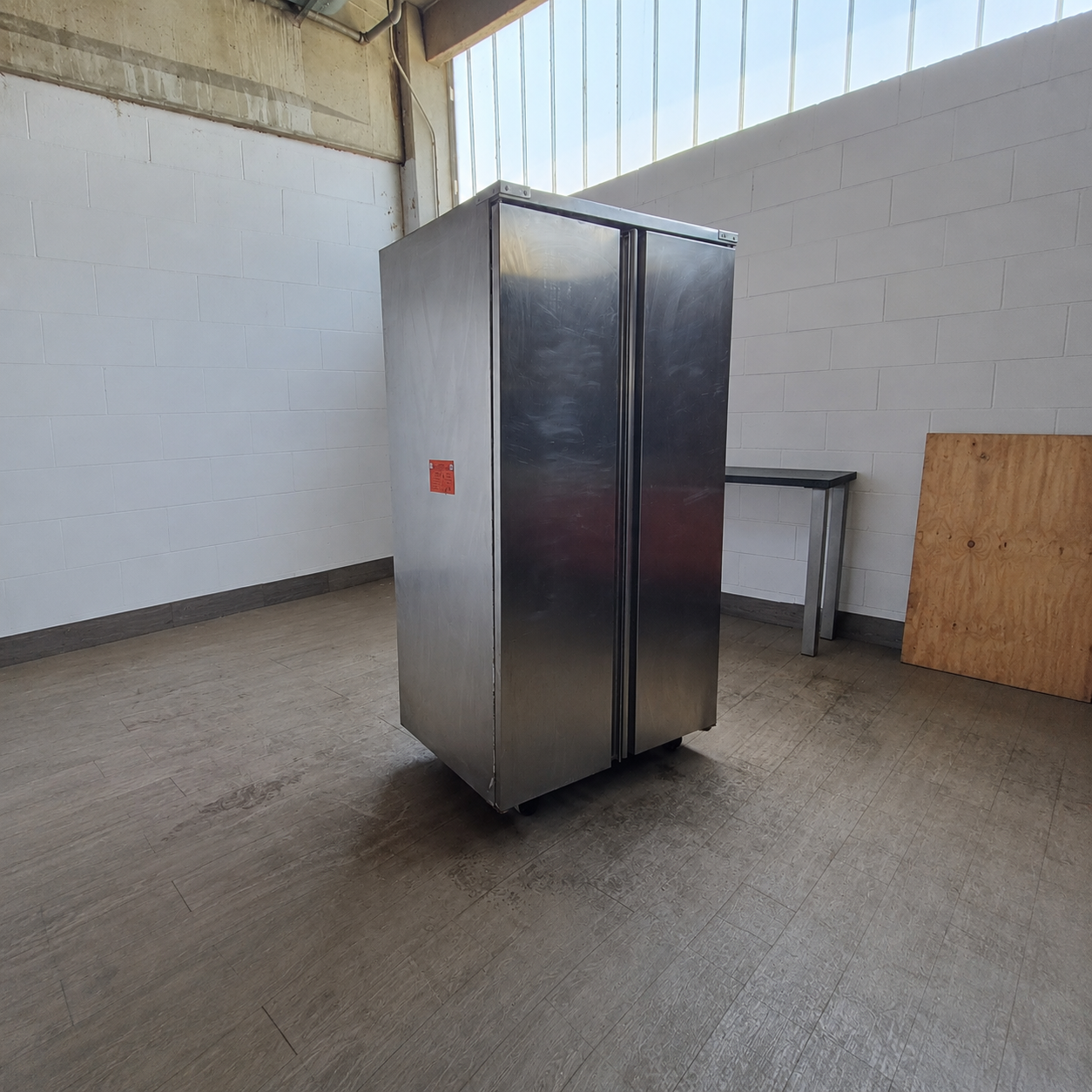 Armadio in acciaio inox 2 ante con 3 ripiani – 180 x 100 x 68 cm