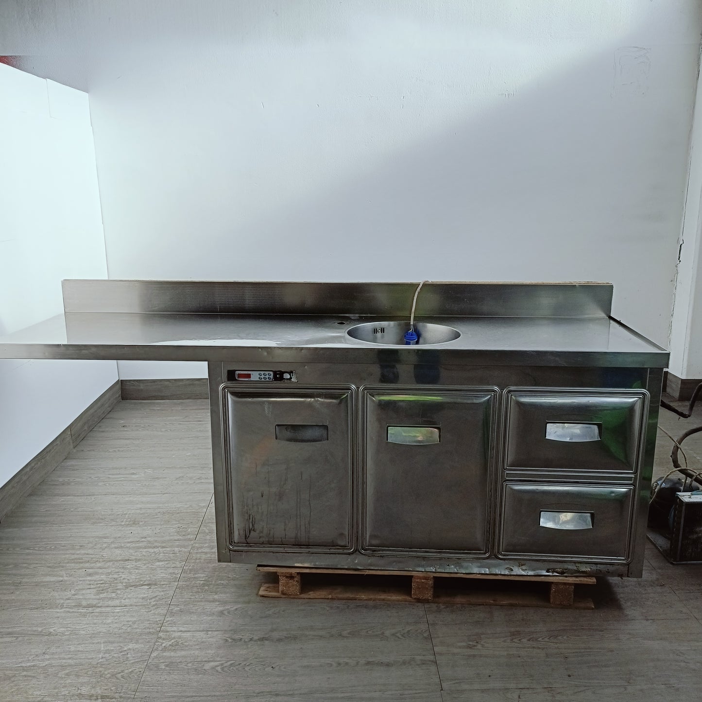 Banco Bar Professionale Inox 230x70 cm | Lavello e Vani Integrati