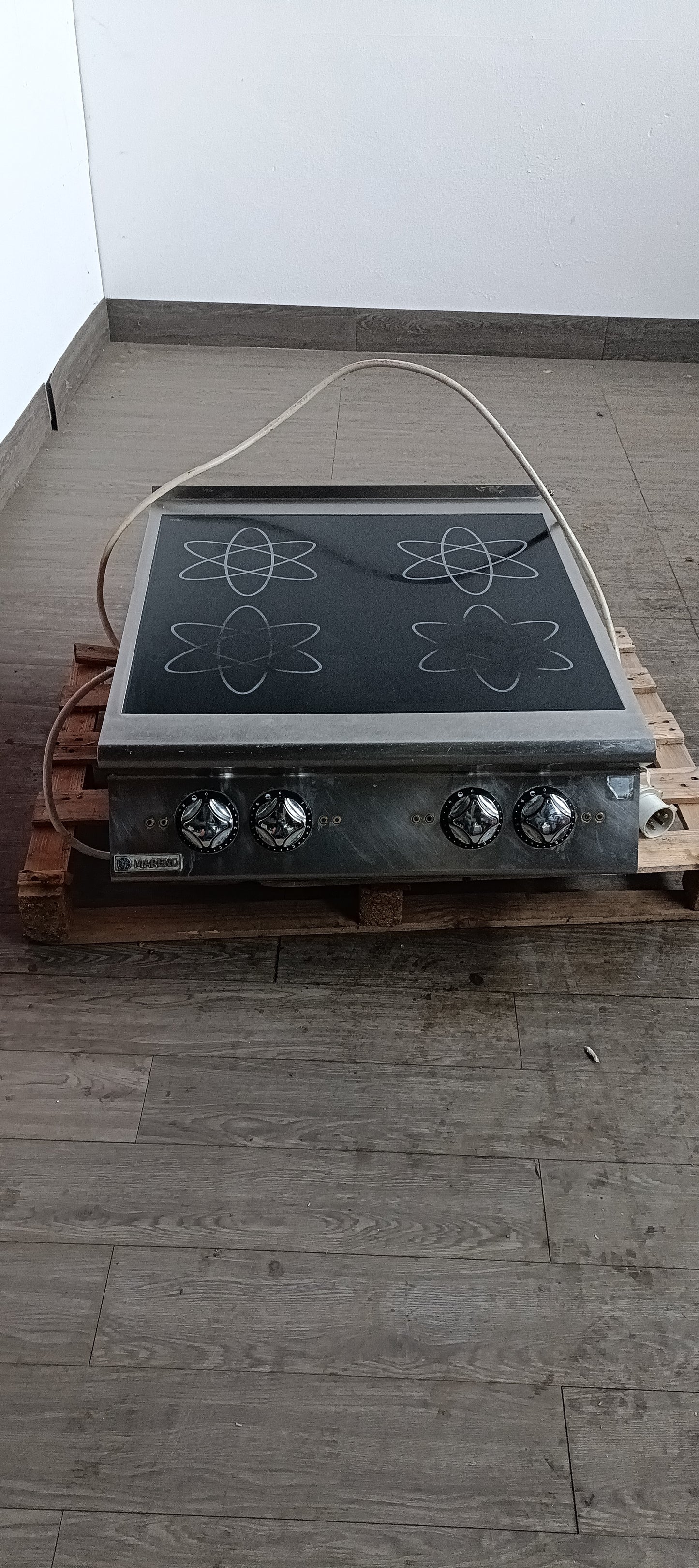 Piano a Induzione Professionale Mareno NI98TE – 4 Fuochi – 800×900 mm