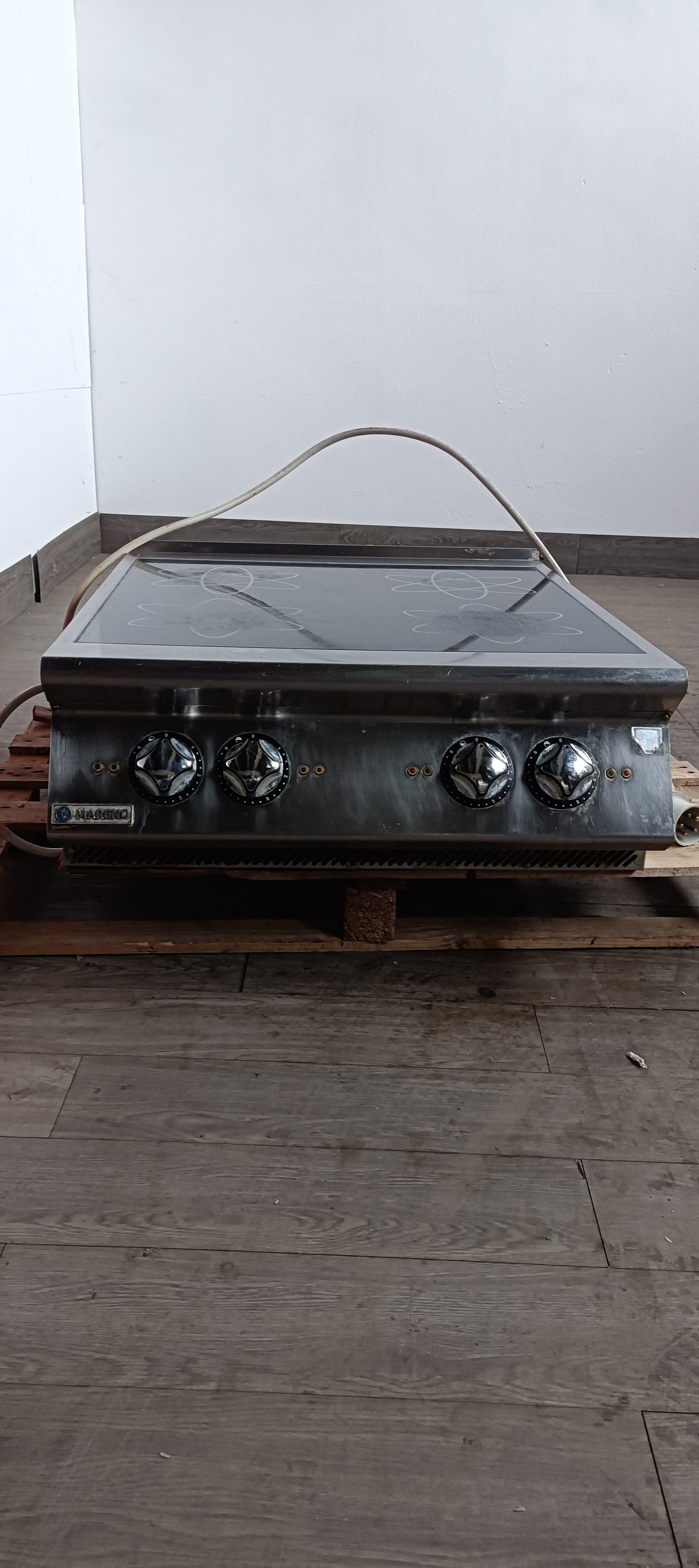 Piano a Induzione Professionale Mareno NI98TE – 4 Fuochi – 800×900 mm