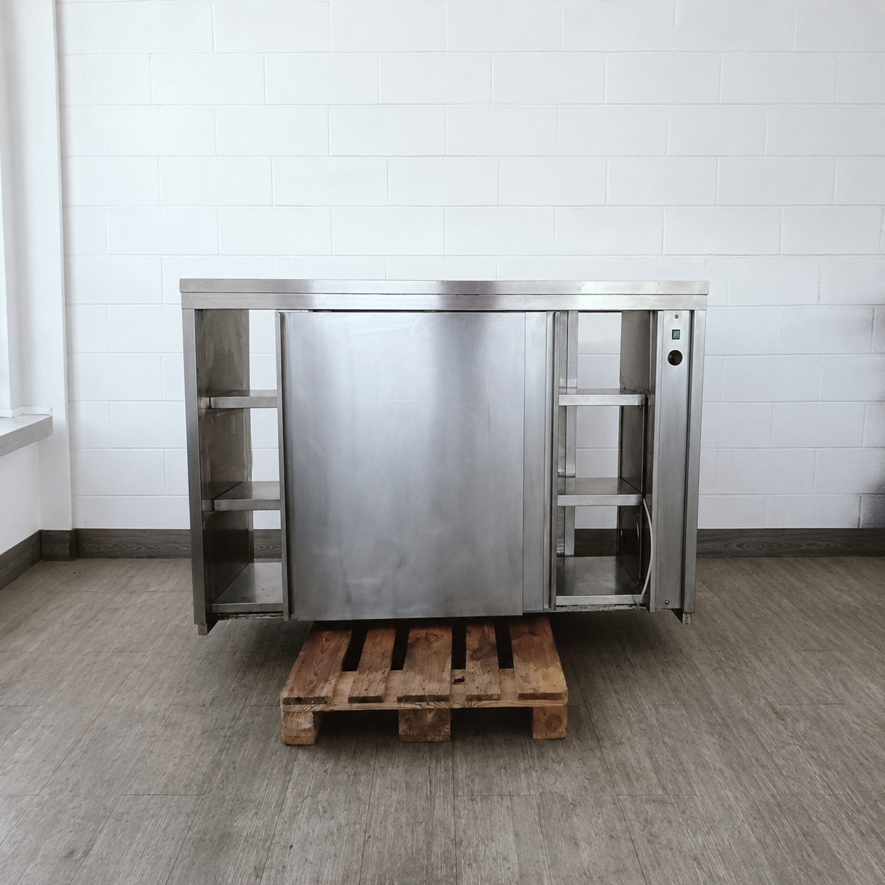 Armadio Scaldapiatti Passante in Acciaio Inox con 2 Ripiani Regolabili – 1700x460x1100 h mm